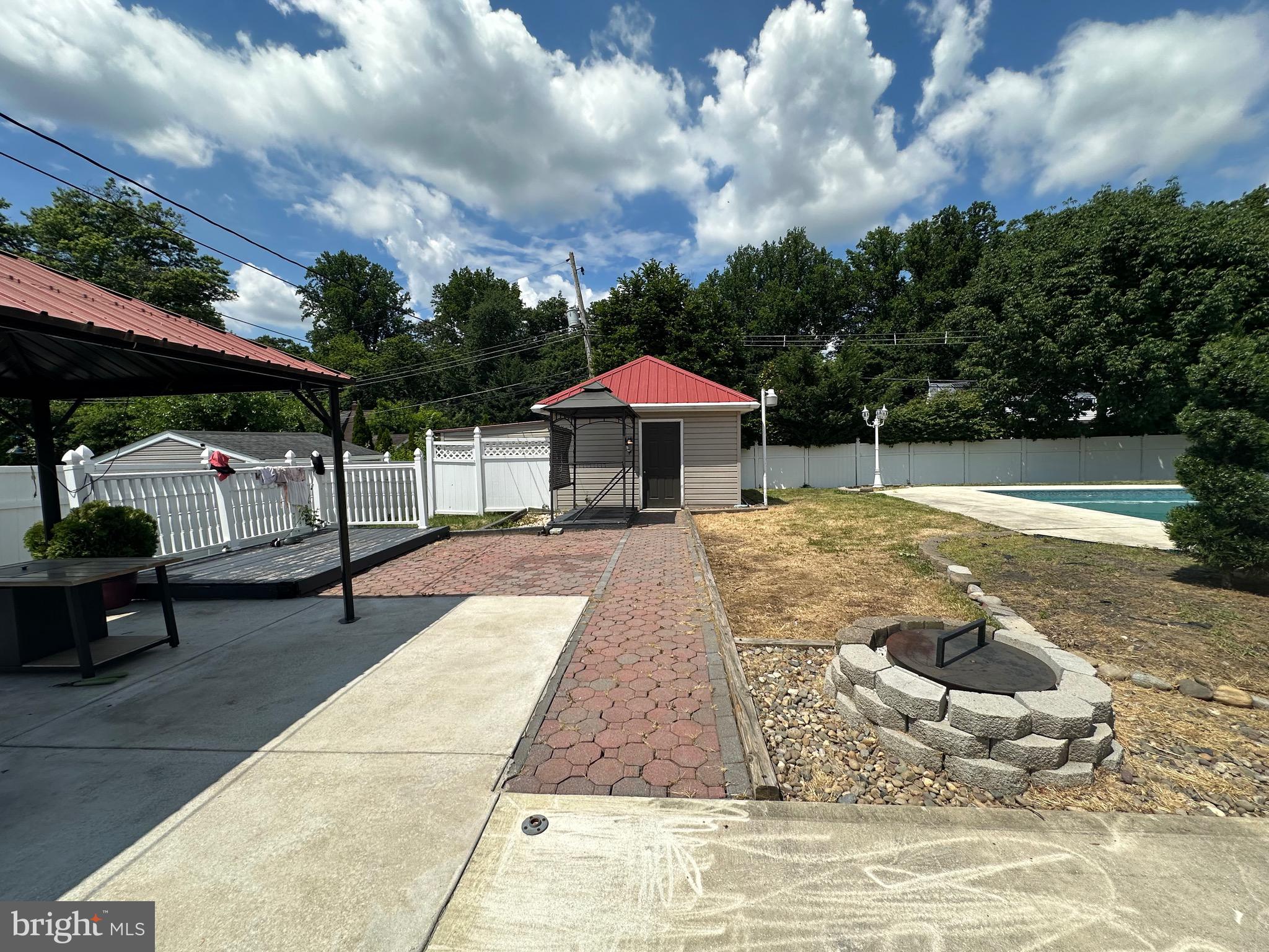 RED ROSE GATE - Residential