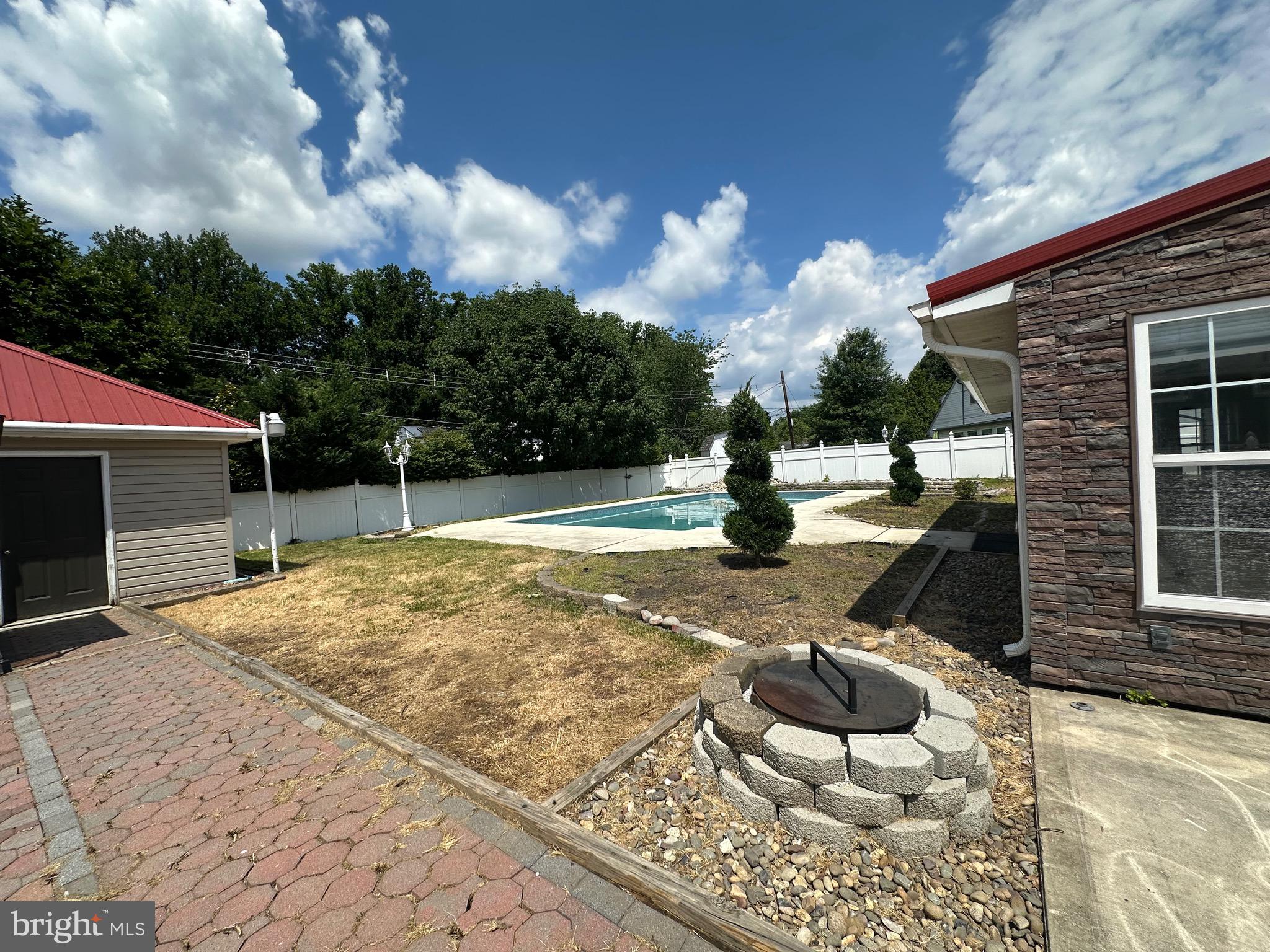 RED ROSE GATE - Residential