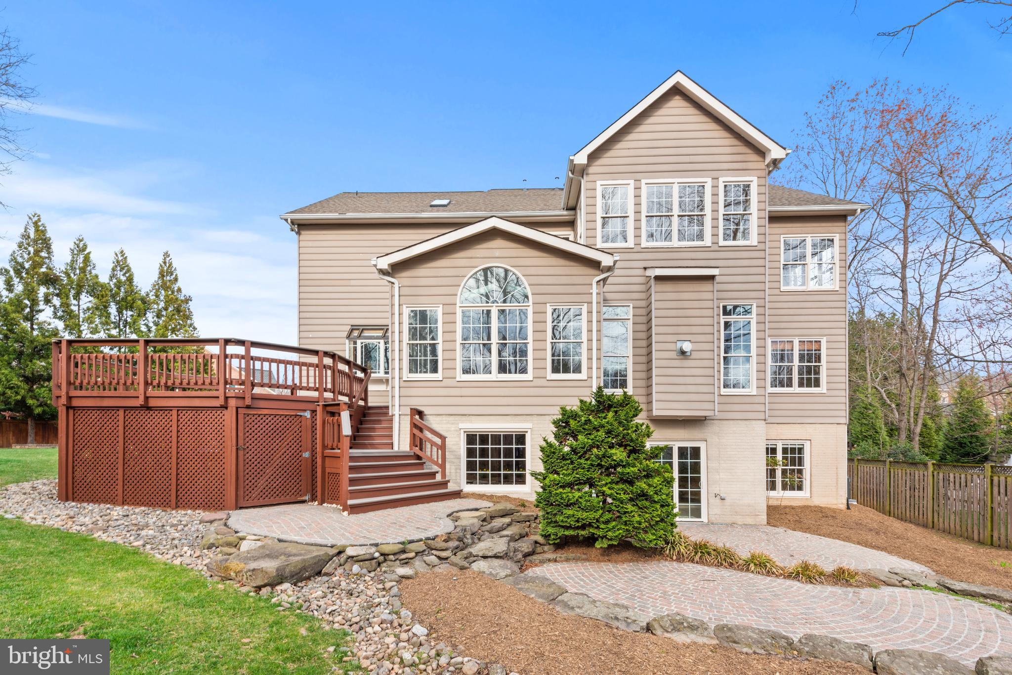 MANORS AT WOLF TRAP - Residential