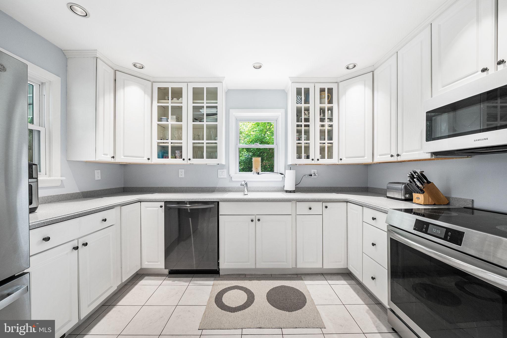 RAVENWOOD PARK - Residential