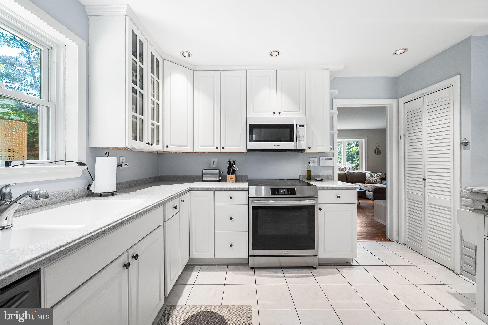 RAVENWOOD PARK - Residential