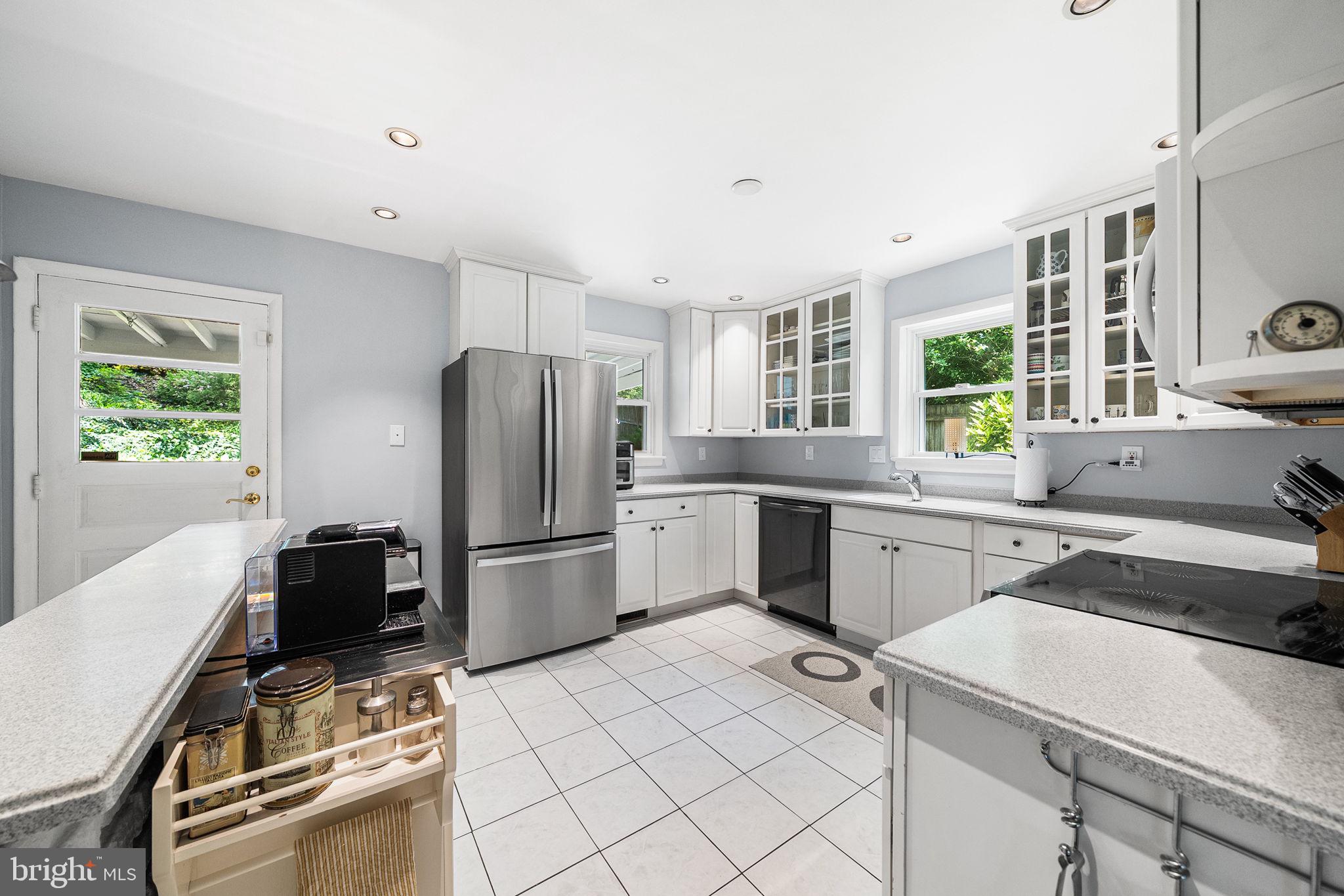 RAVENWOOD PARK - Residential