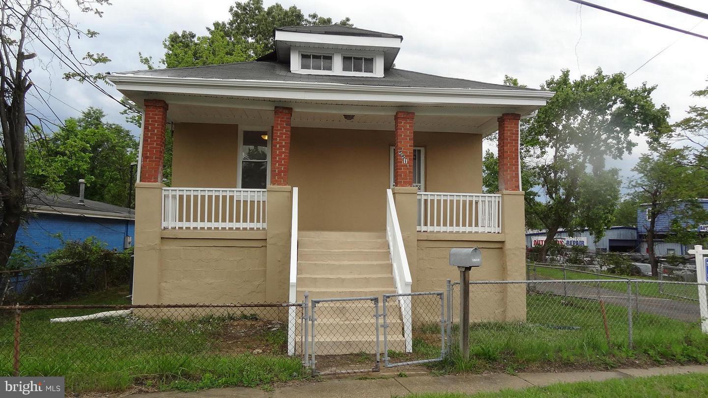 BEAUTIFUL PROPERTY, ZONED COMMERCIAL FOR MIXED USES. VERY WELL LOCATED, CLOSE TO WASHINGTON DC AND OTHER MAJOR ROADS. PLEASE CALL LISTING AGENT FOR ANY QUESTIONS.