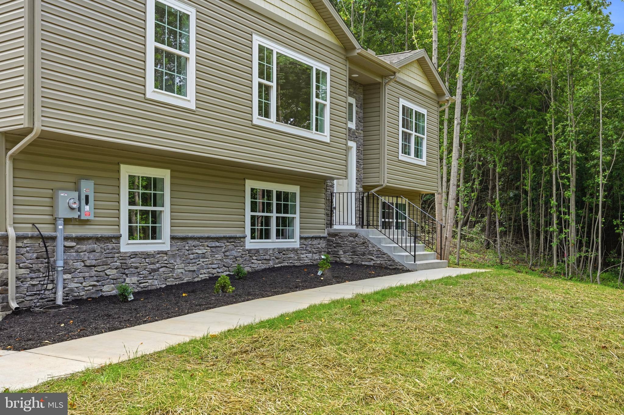 NINE EAST ESTATES - Residential
