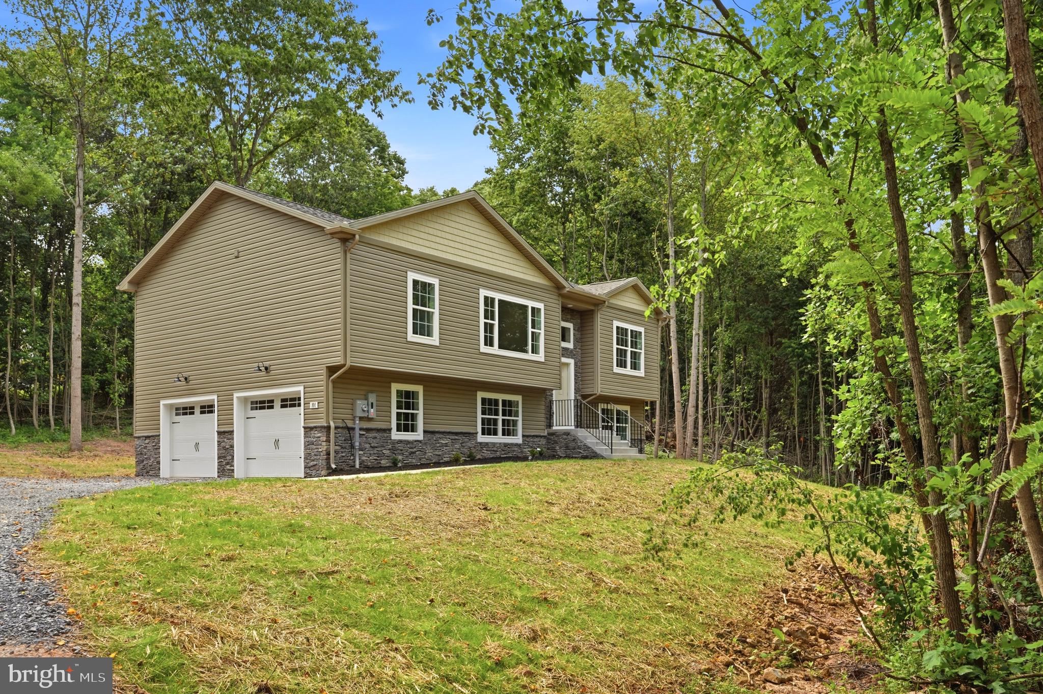 NINE EAST ESTATES - Residential