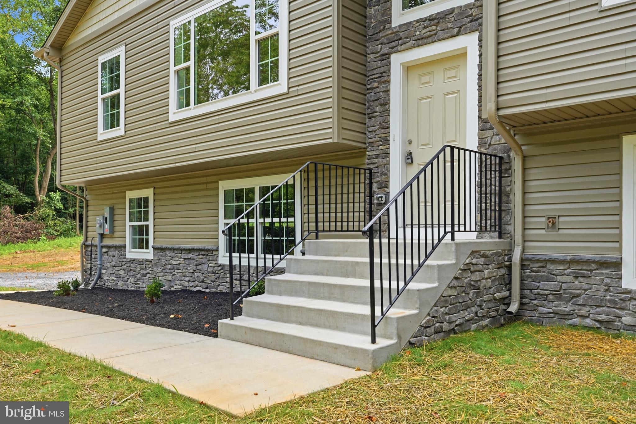 NINE EAST ESTATES - Residential