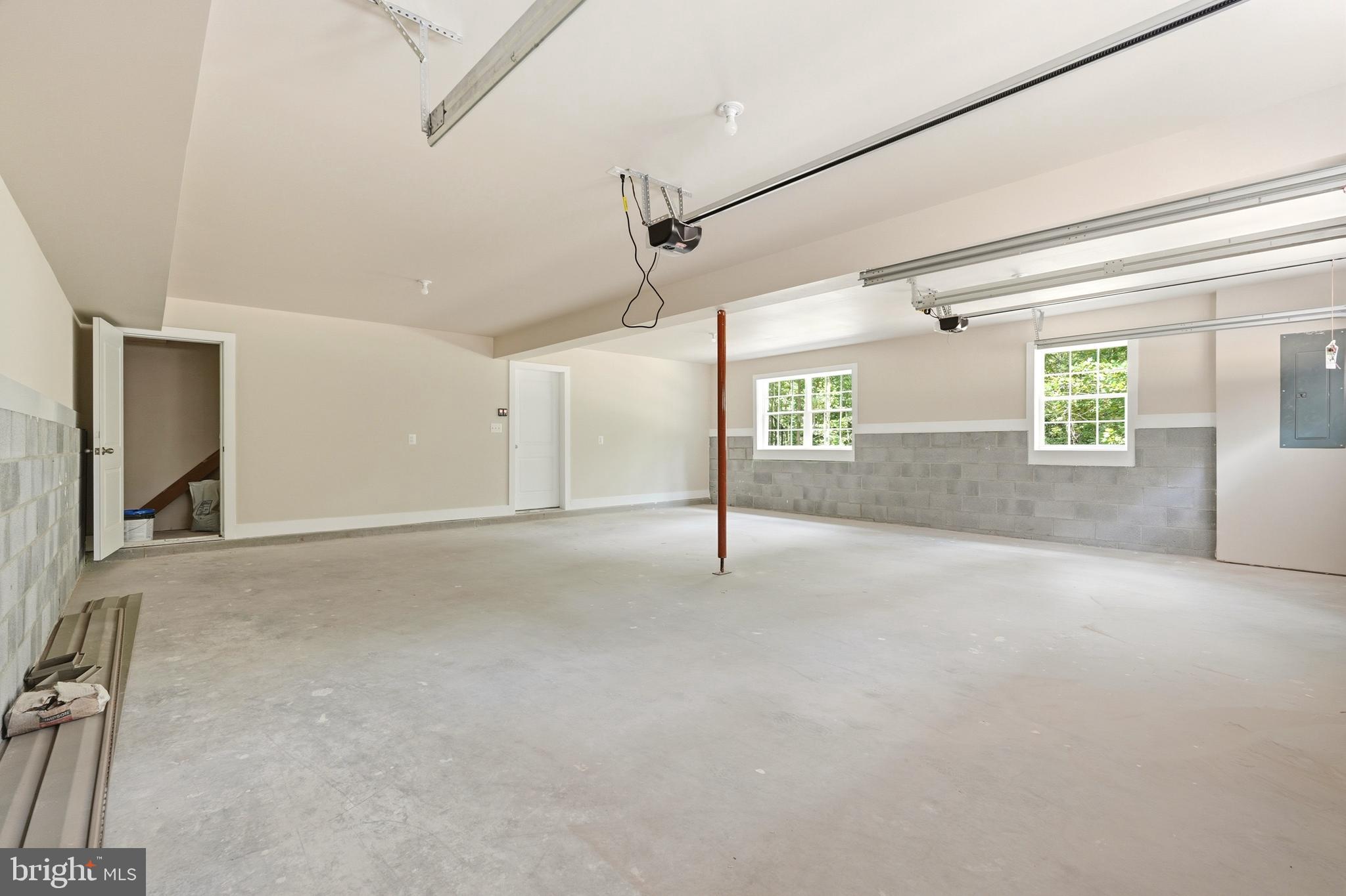 NINE EAST ESTATES - Residential