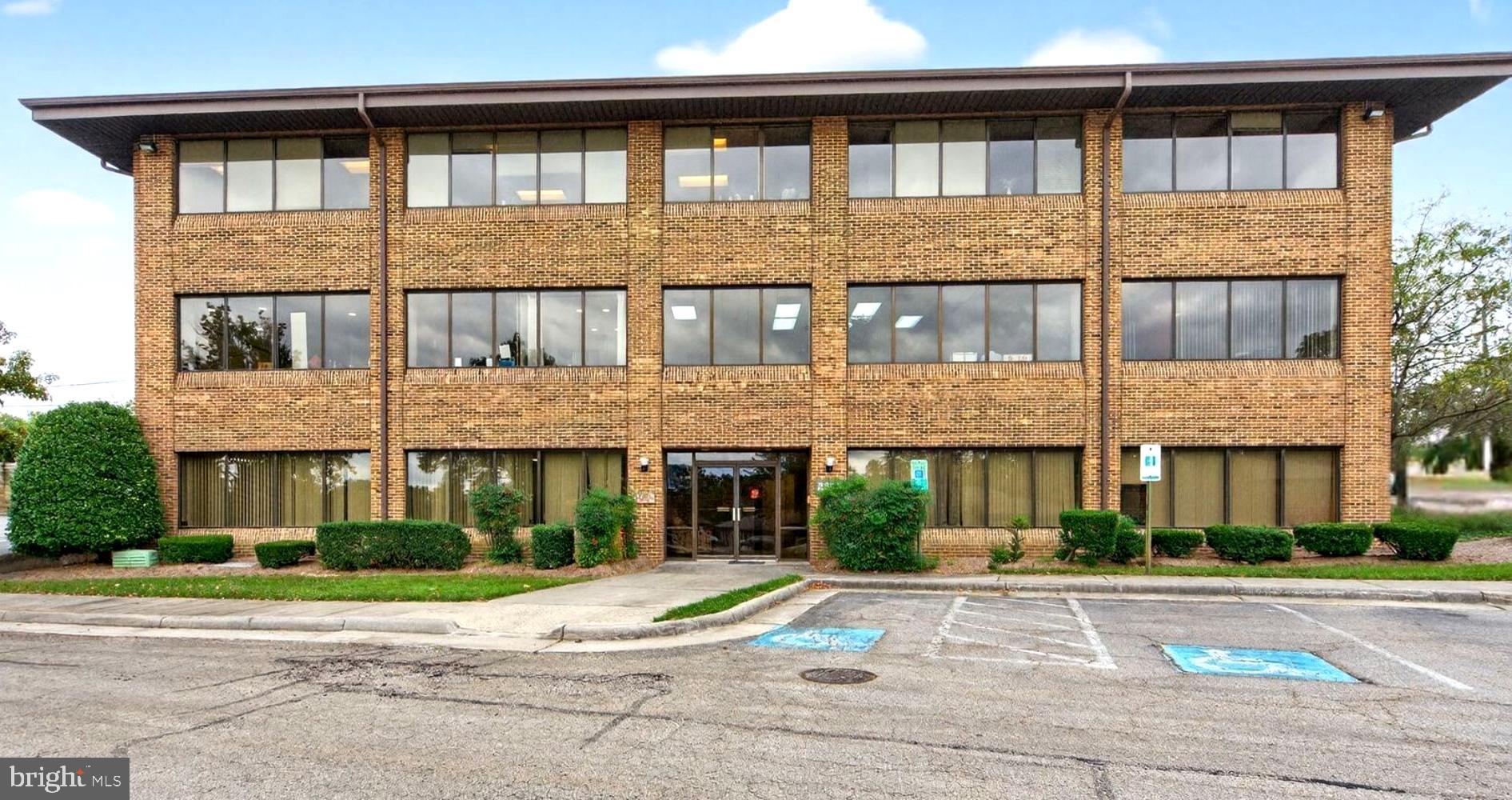 LAKE RIDGE - Commercial Sale