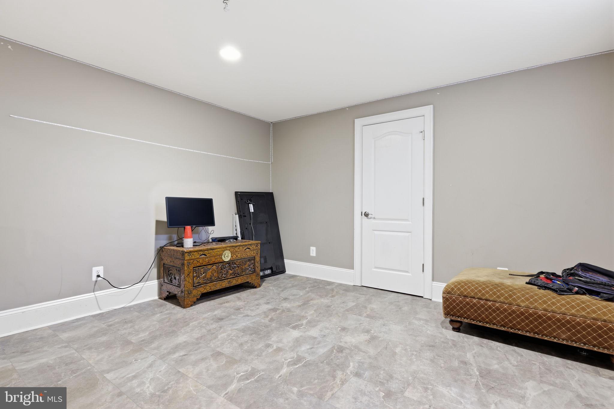 NORTHAMPTON HUNT - Residential