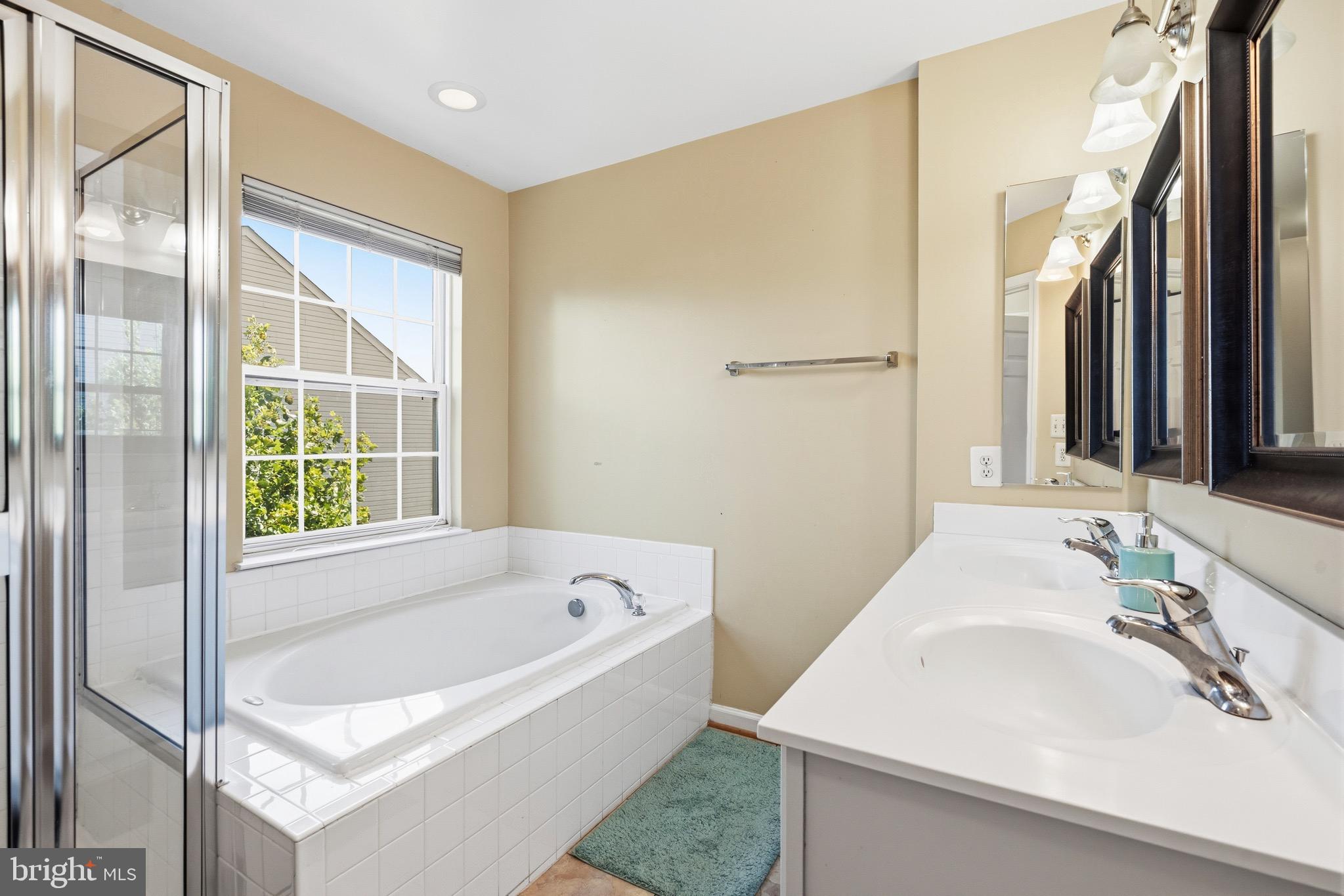 SOMERSET - Residential