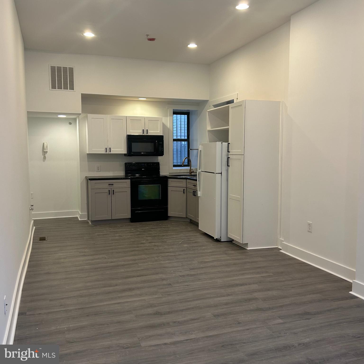 SHARSWOOD - Residential Lease