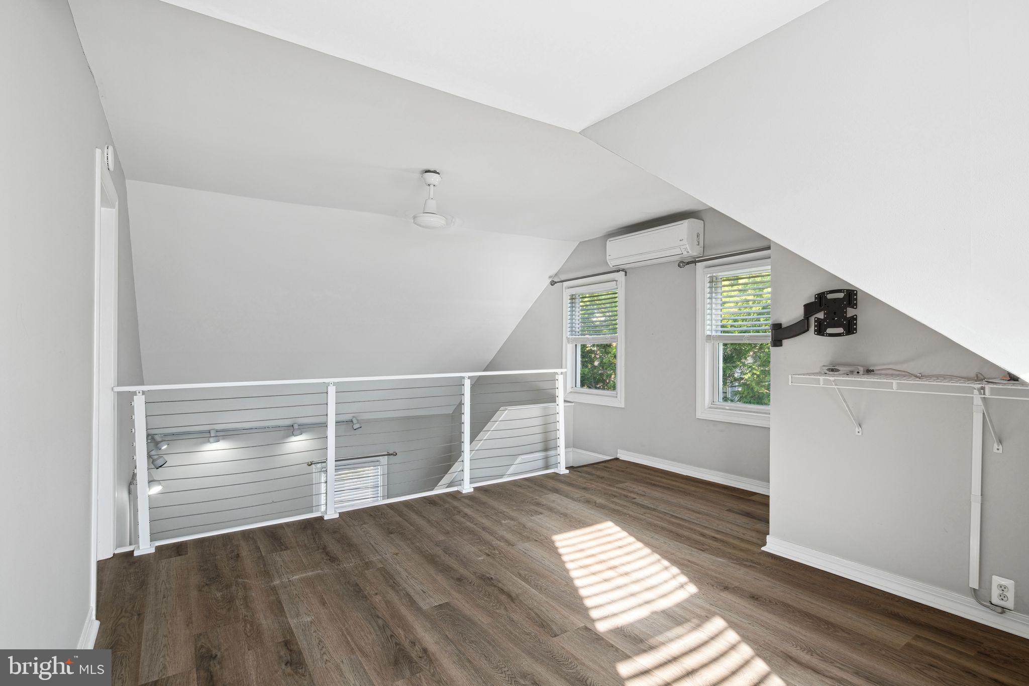 JENKINTOWN - Residential