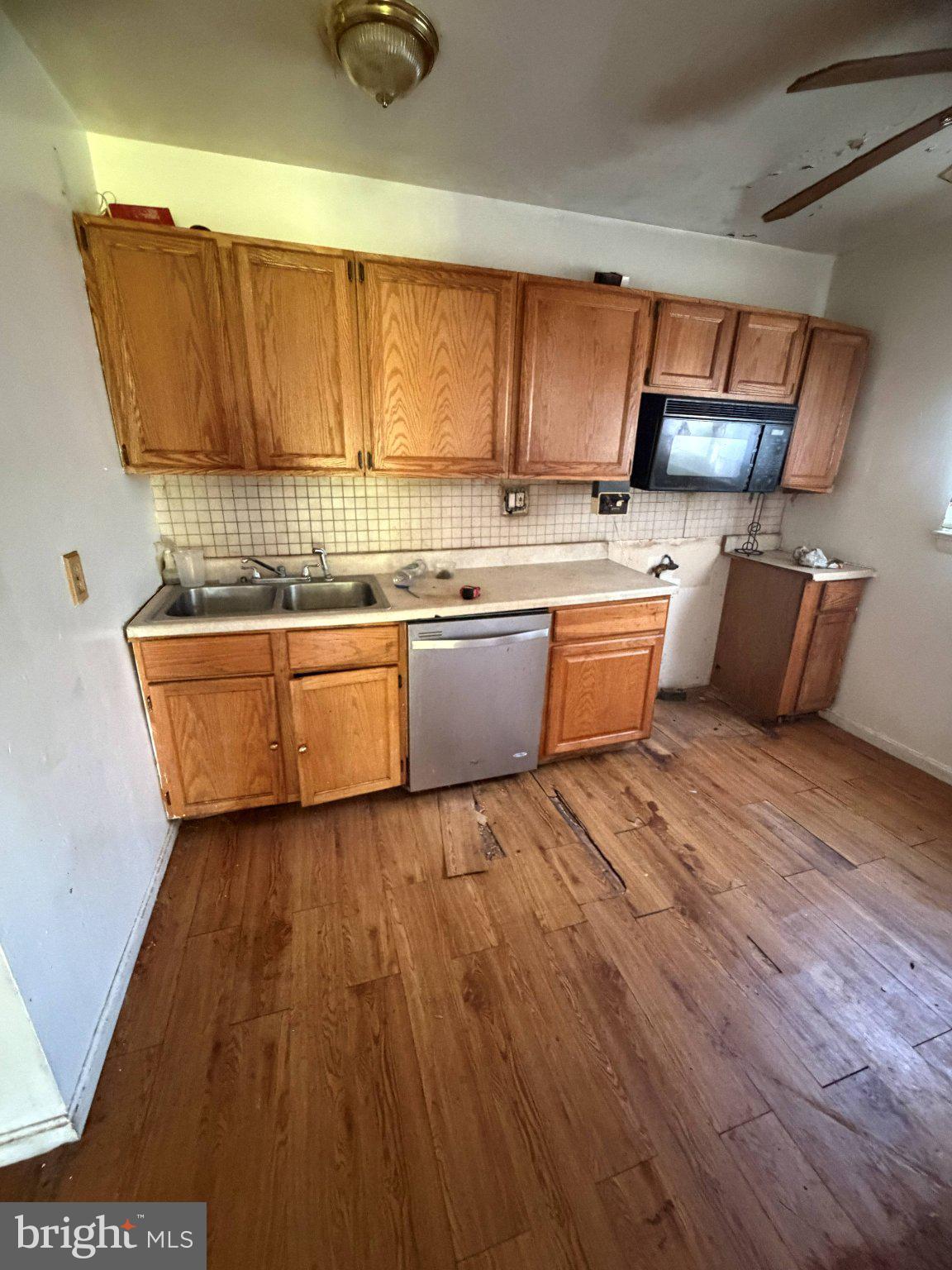 HOLLY PARK - Residential
