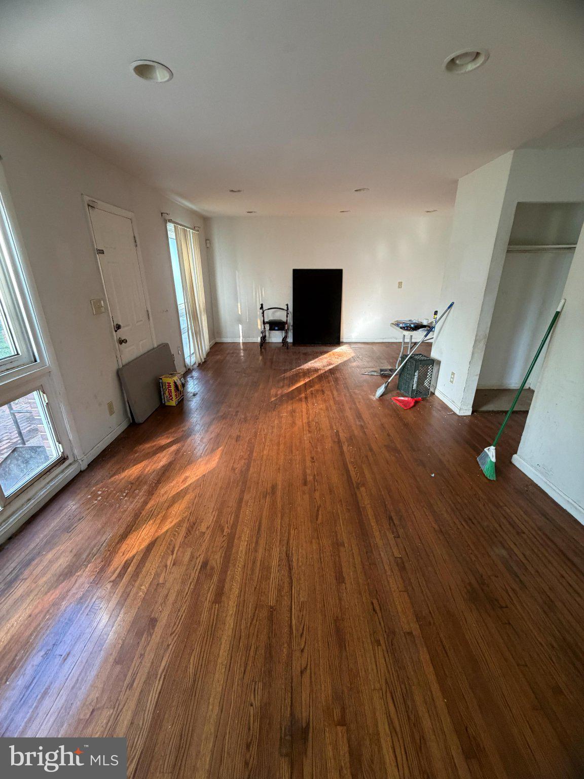 HOLLY PARK - Residential