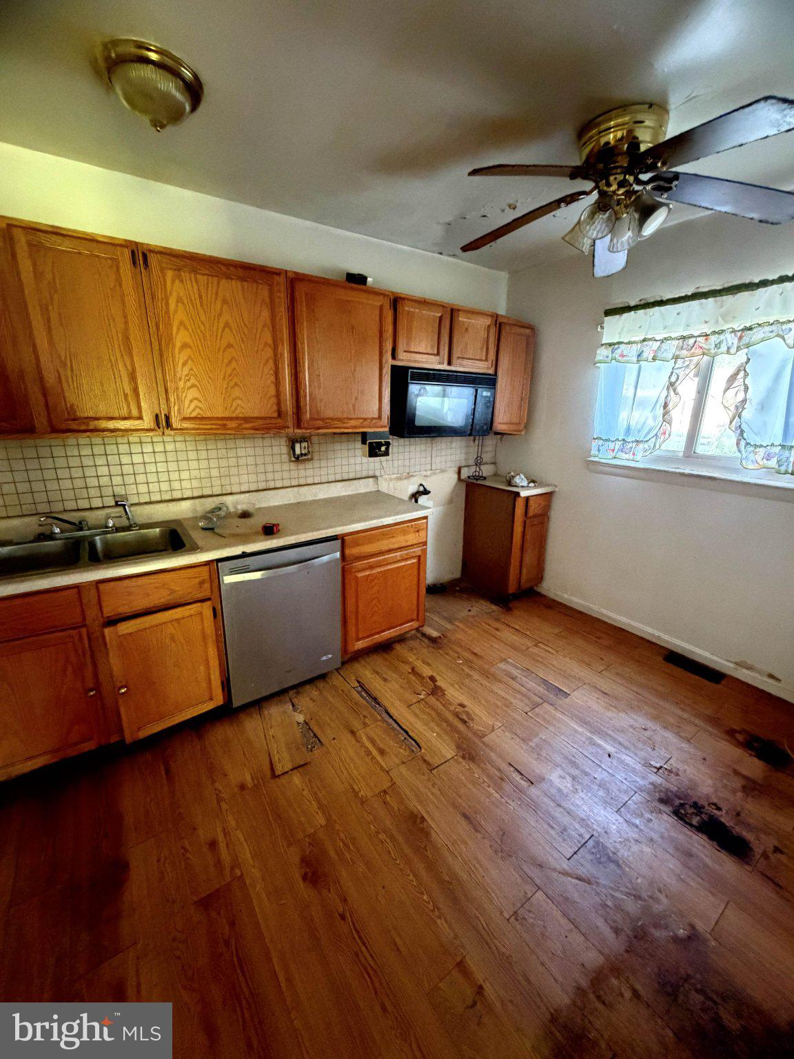 HOLLY PARK - Residential