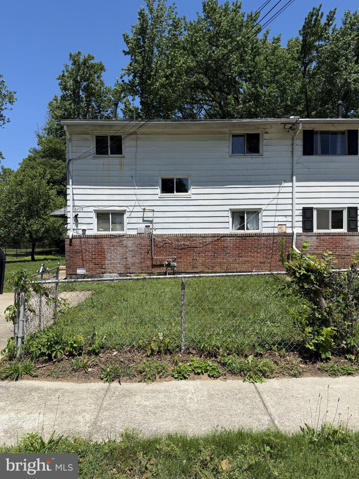 Fantastic Opportunity for Investors or Future Owner‑Occupants
Unlock the potential of this 4‑bedroom end‑unit home, perfectly positioned for renovation, customization, or long‑term investment. With a roof less than 4 years old, off‑street parking, and a large corner lot ideal for outdoor entertaining, this property offers a strong foundation for your vision.

Enjoy quick and convenient access to the Capitol Beltway, major commuter routes, and downtown DC, making this an excellent choice for those seeking value, location, and opportunity in one package.

Whether you’re an investor looking for your next project or an owner‑occupant ready to create your dream home, this property delivers outstanding potential in a desirable, well‑connected community.