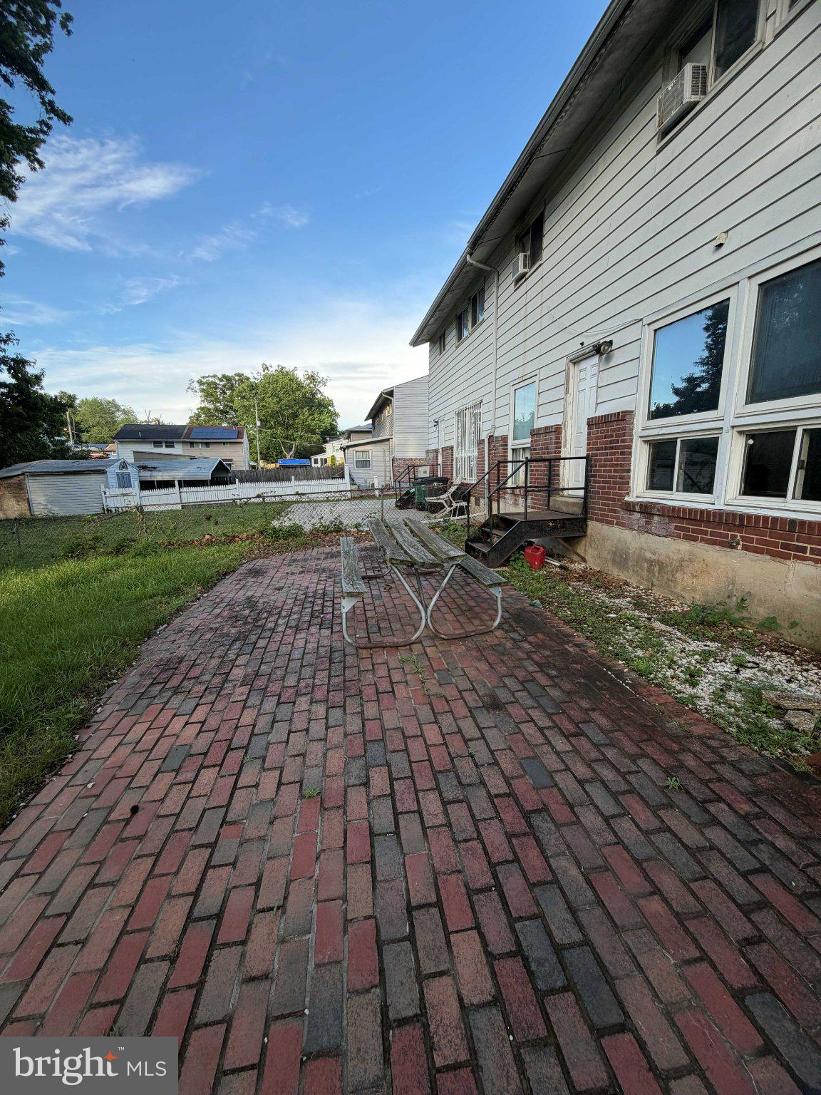 HOLLY PARK - Residential