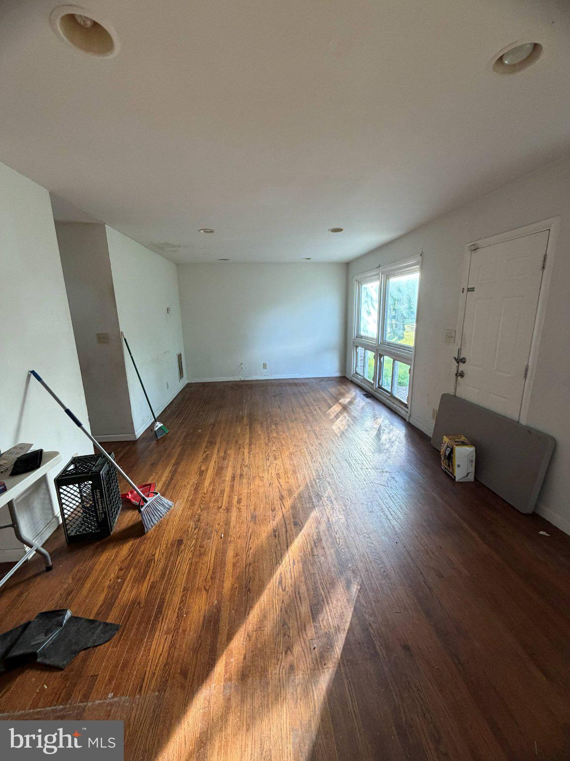 HOLLY PARK - Residential
