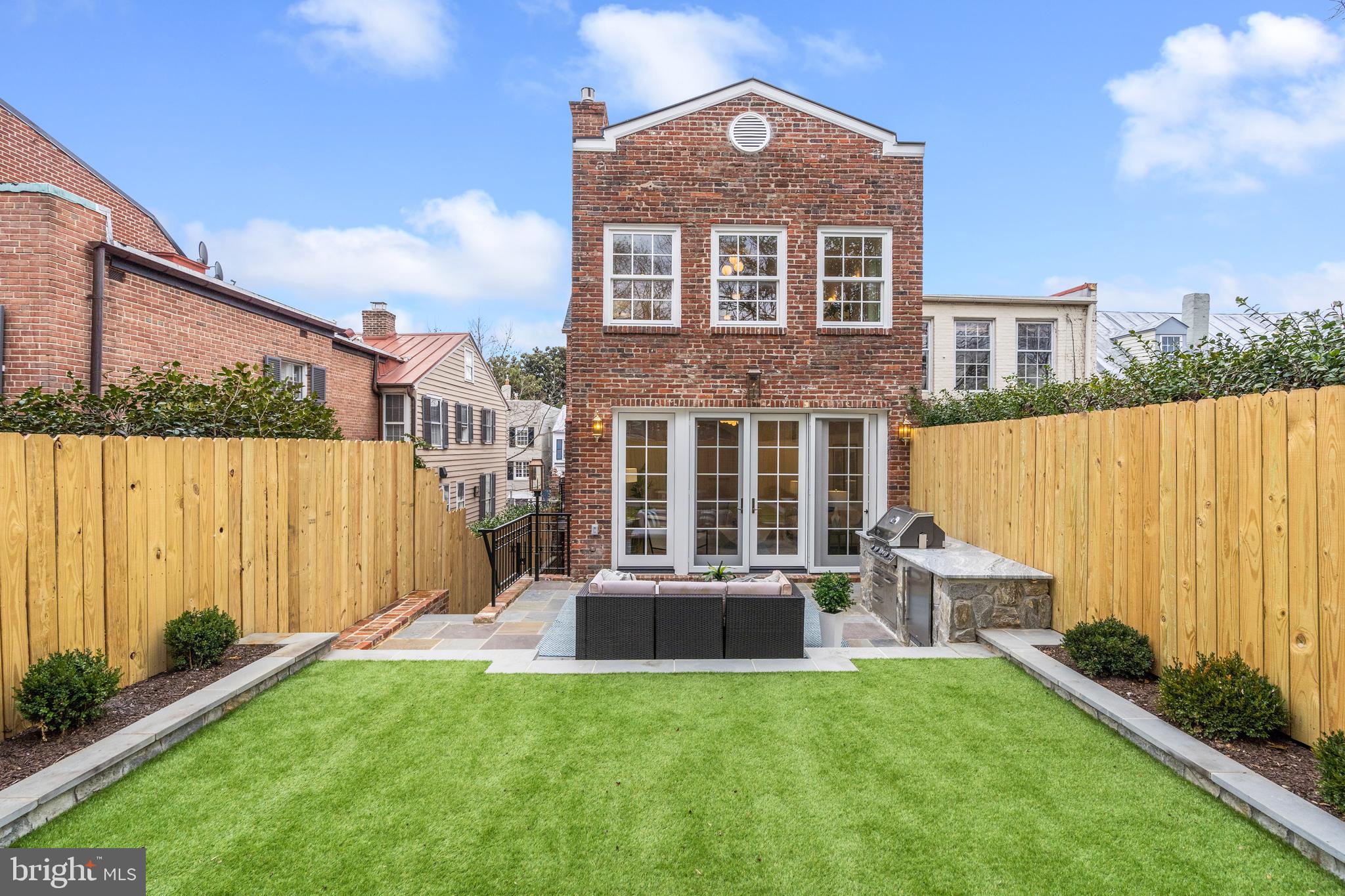 GEORGETOWN - Residential