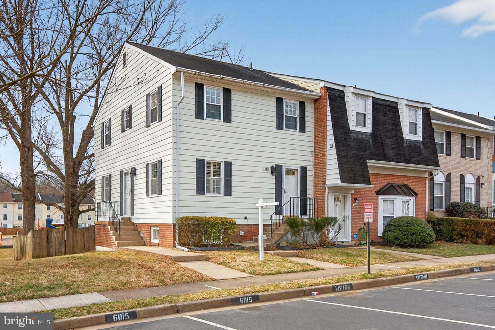 HERITAGE SQUARE - Residential Lease