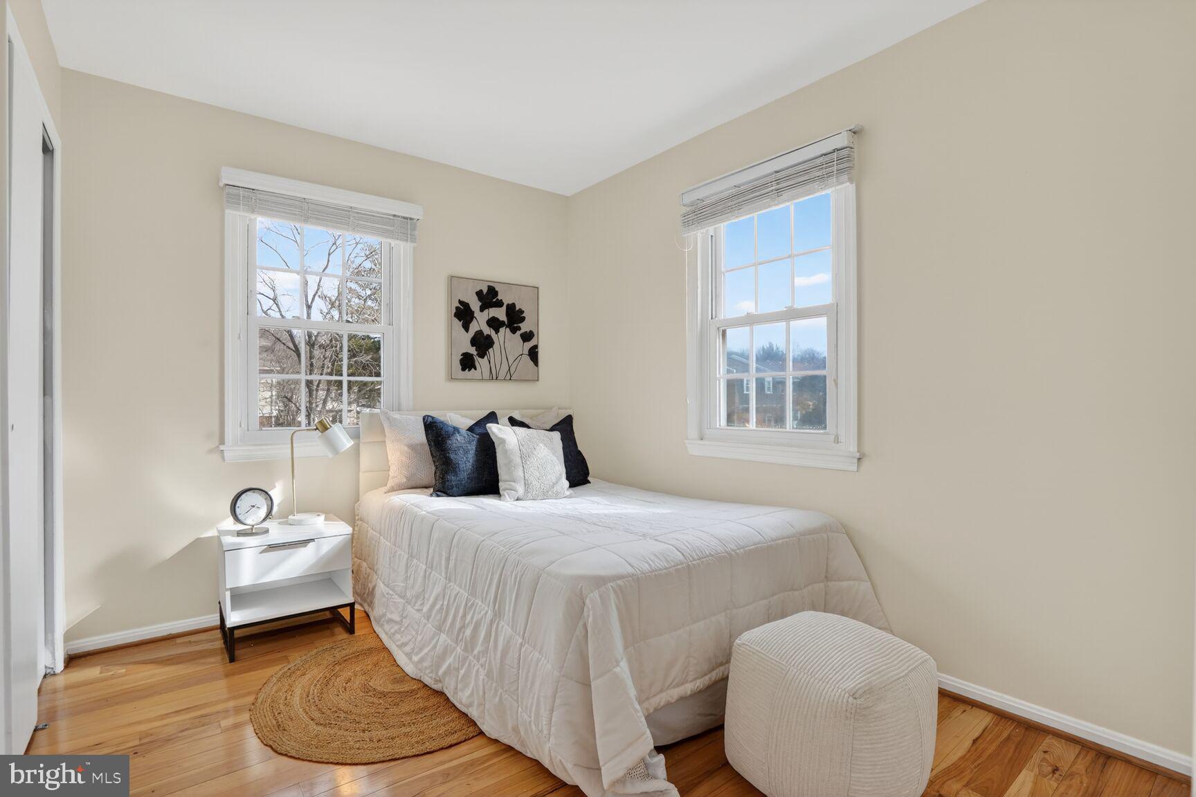 HERITAGE SQUARE - Residential Lease