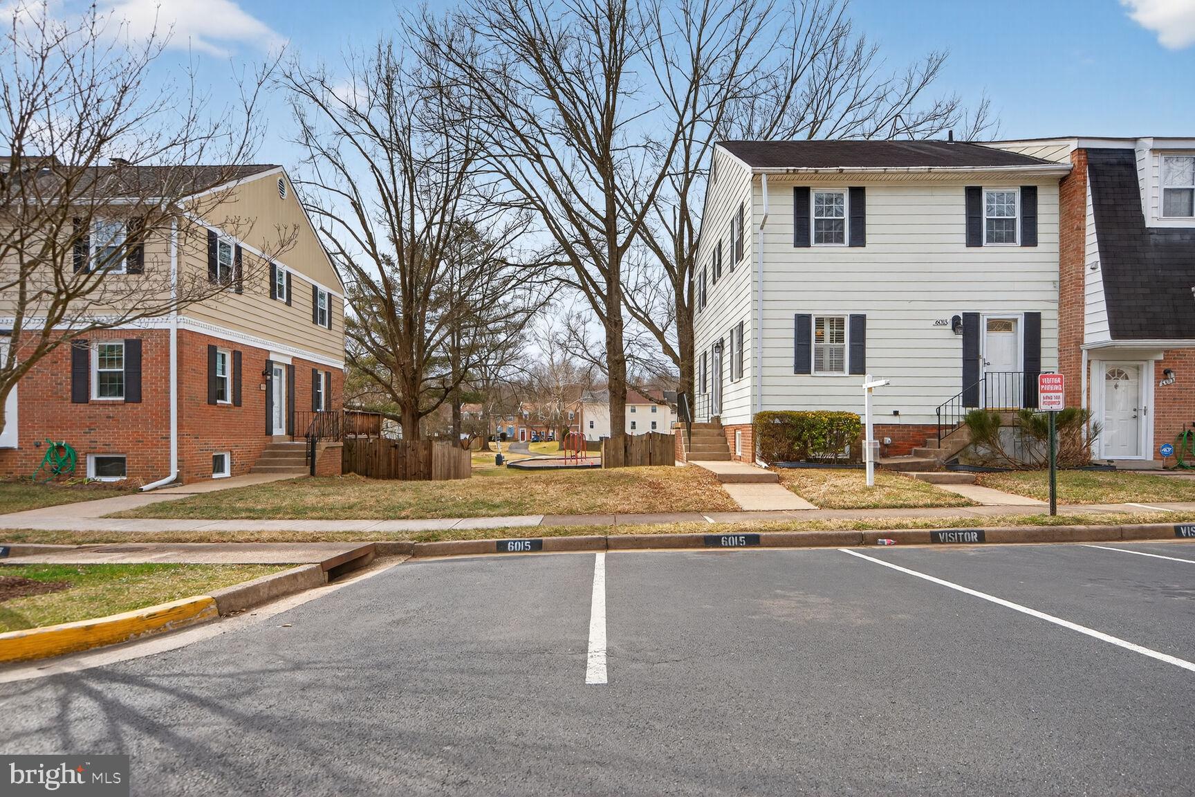 HERITAGE SQUARE - Residential Lease