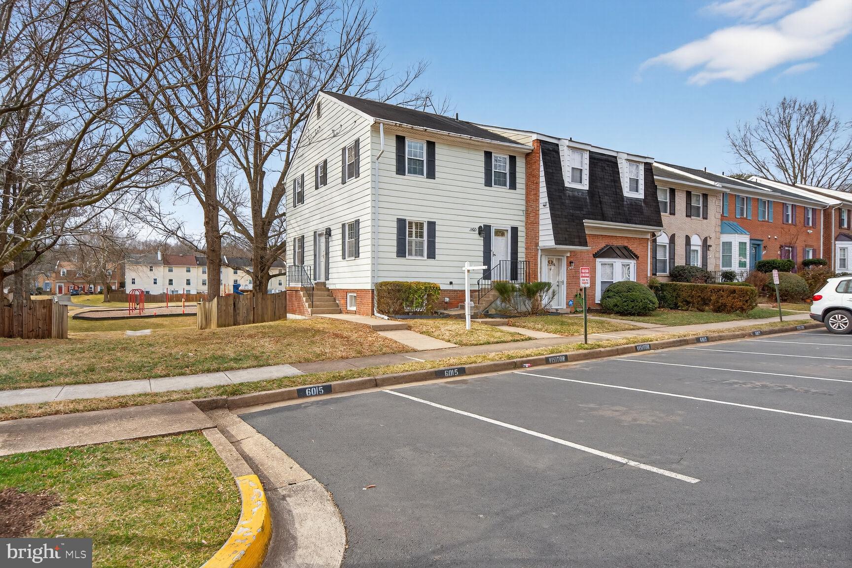 HERITAGE SQUARE - Residential Lease