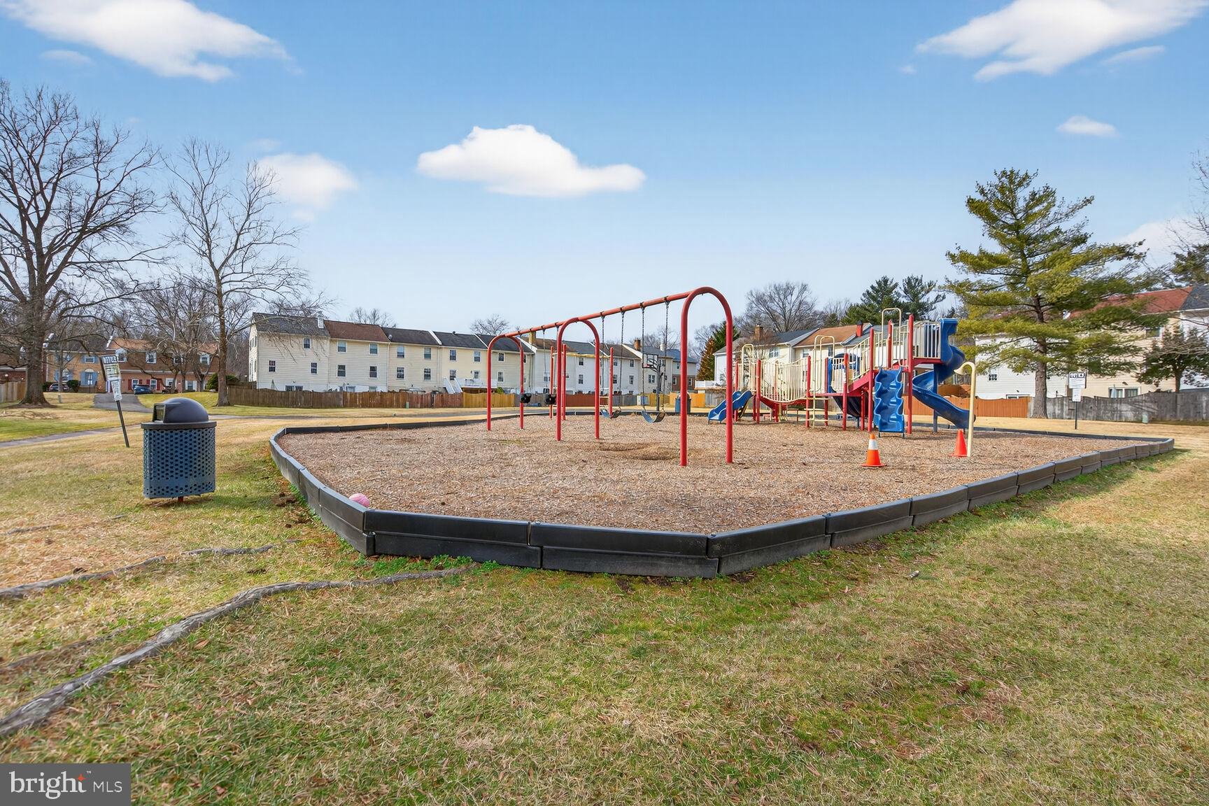 HERITAGE SQUARE - Residential Lease