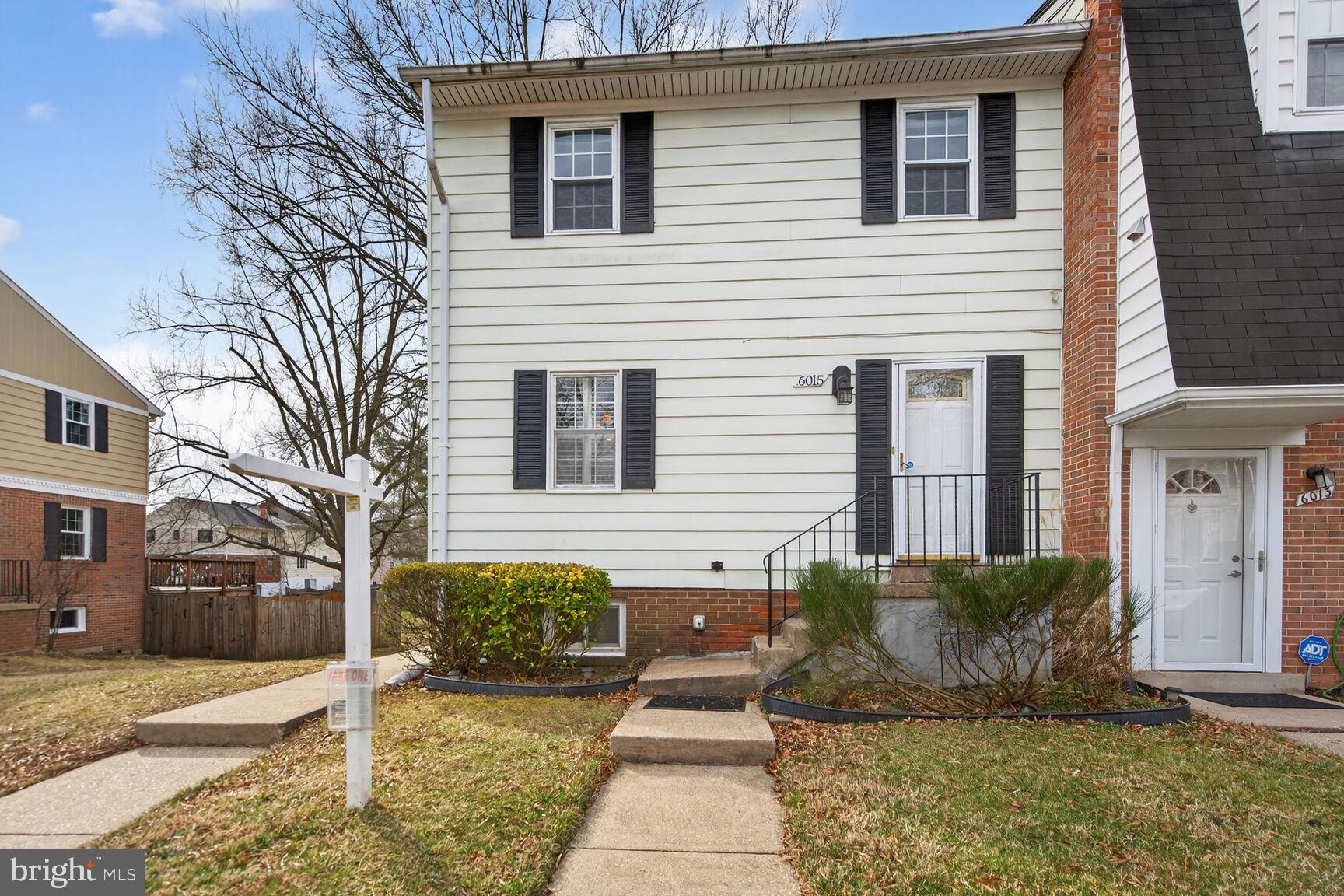 HERITAGE SQUARE - Residential Lease