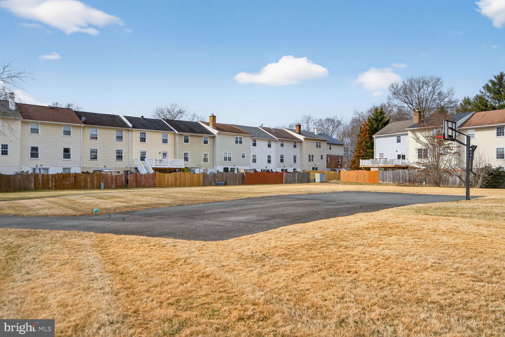 HERITAGE SQUARE - Residential Lease