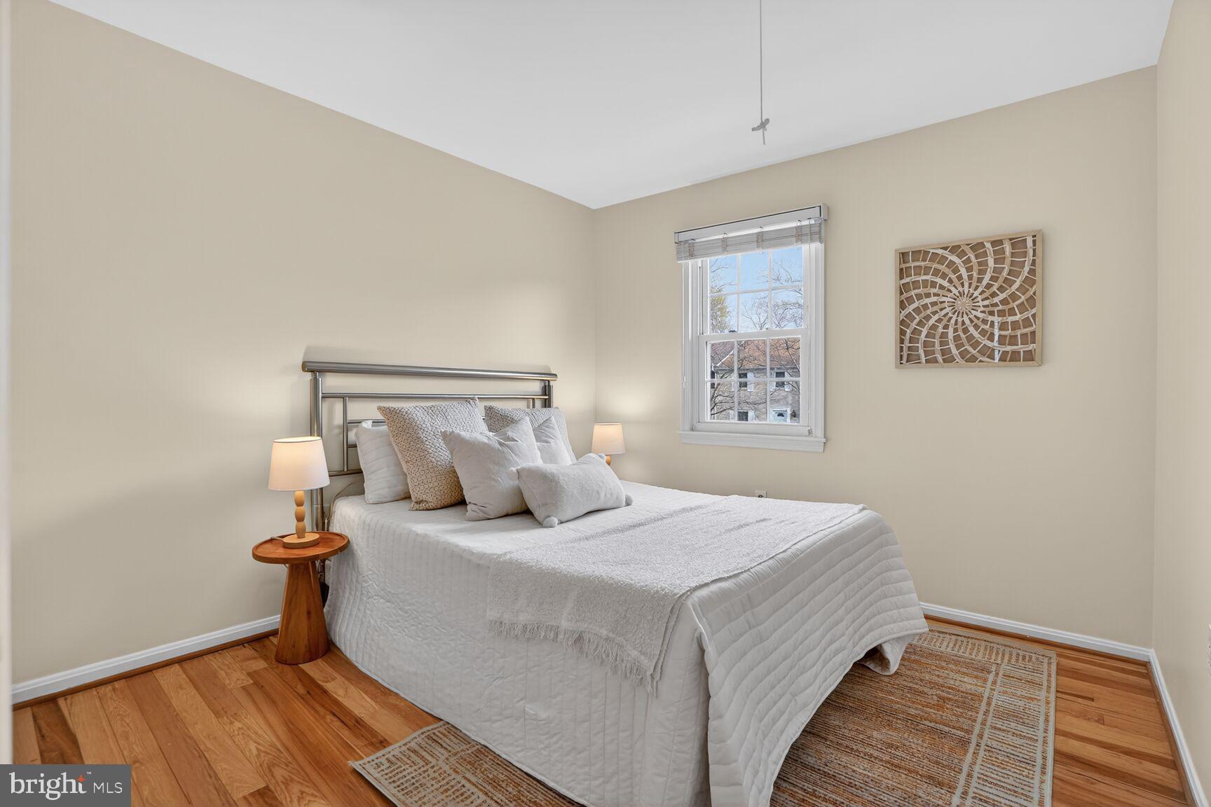 HERITAGE SQUARE - Residential Lease
