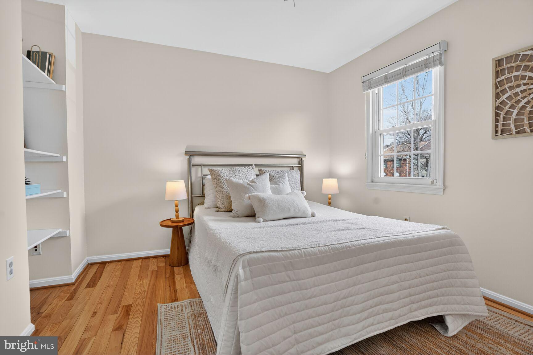 HERITAGE SQUARE - Residential Lease