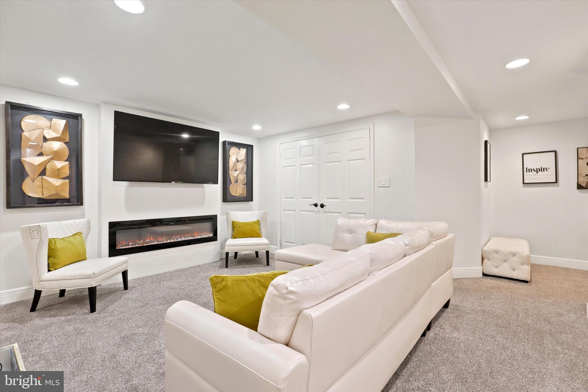 GWYNEDD LEA - Residential