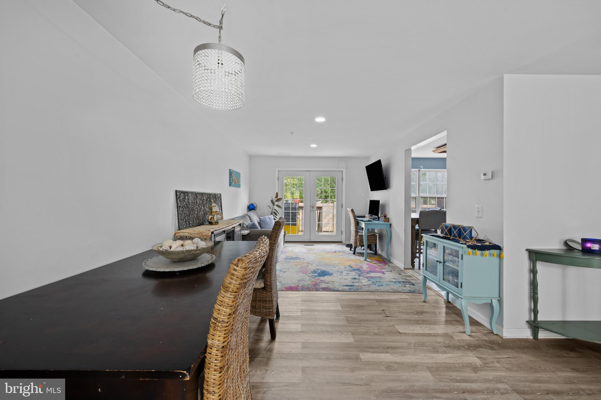 LYONS GATE - Residential