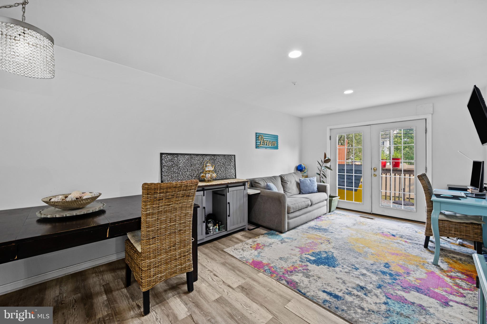 LYONS GATE - Residential