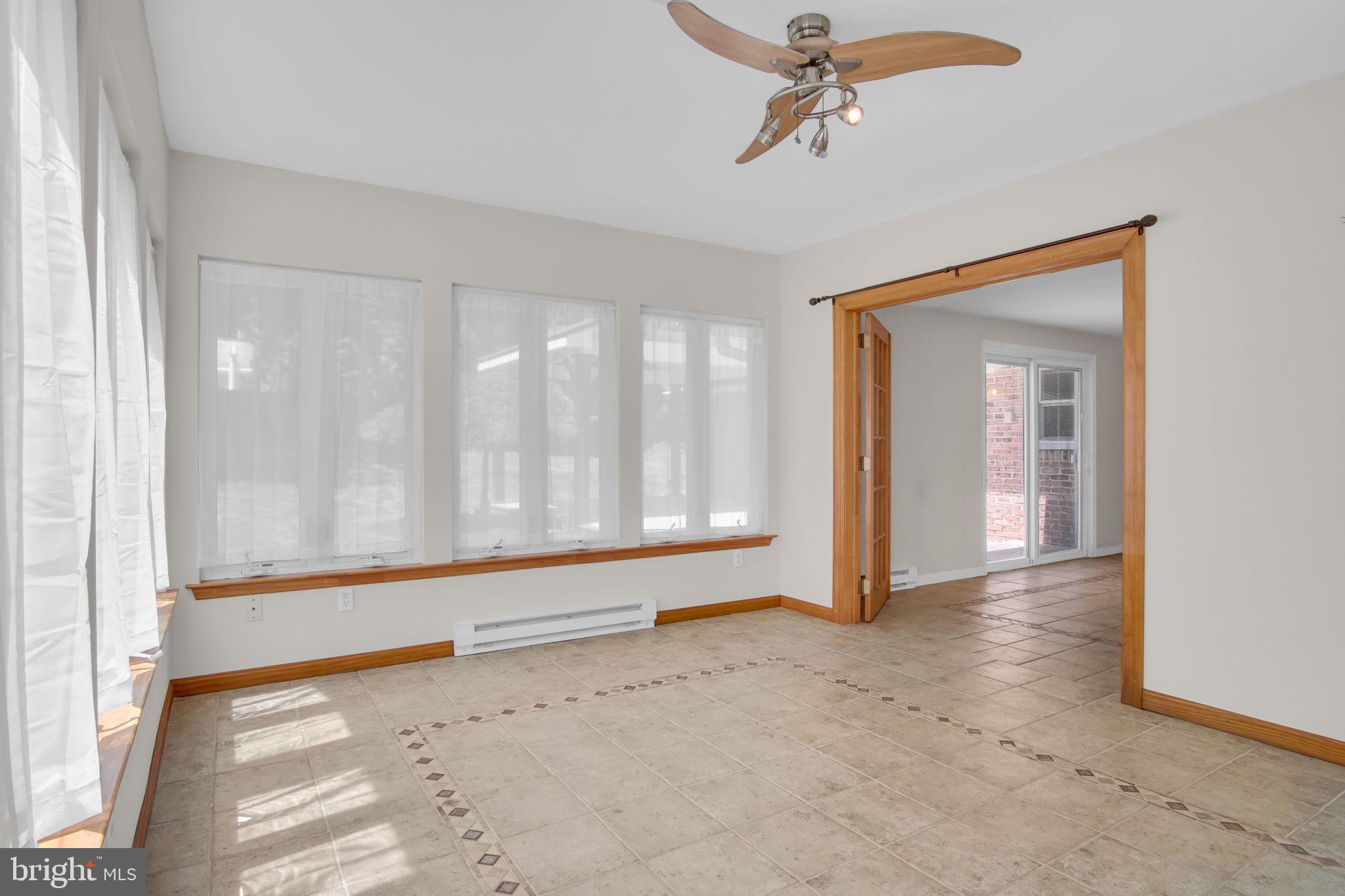 GLENN ACRES - Residential