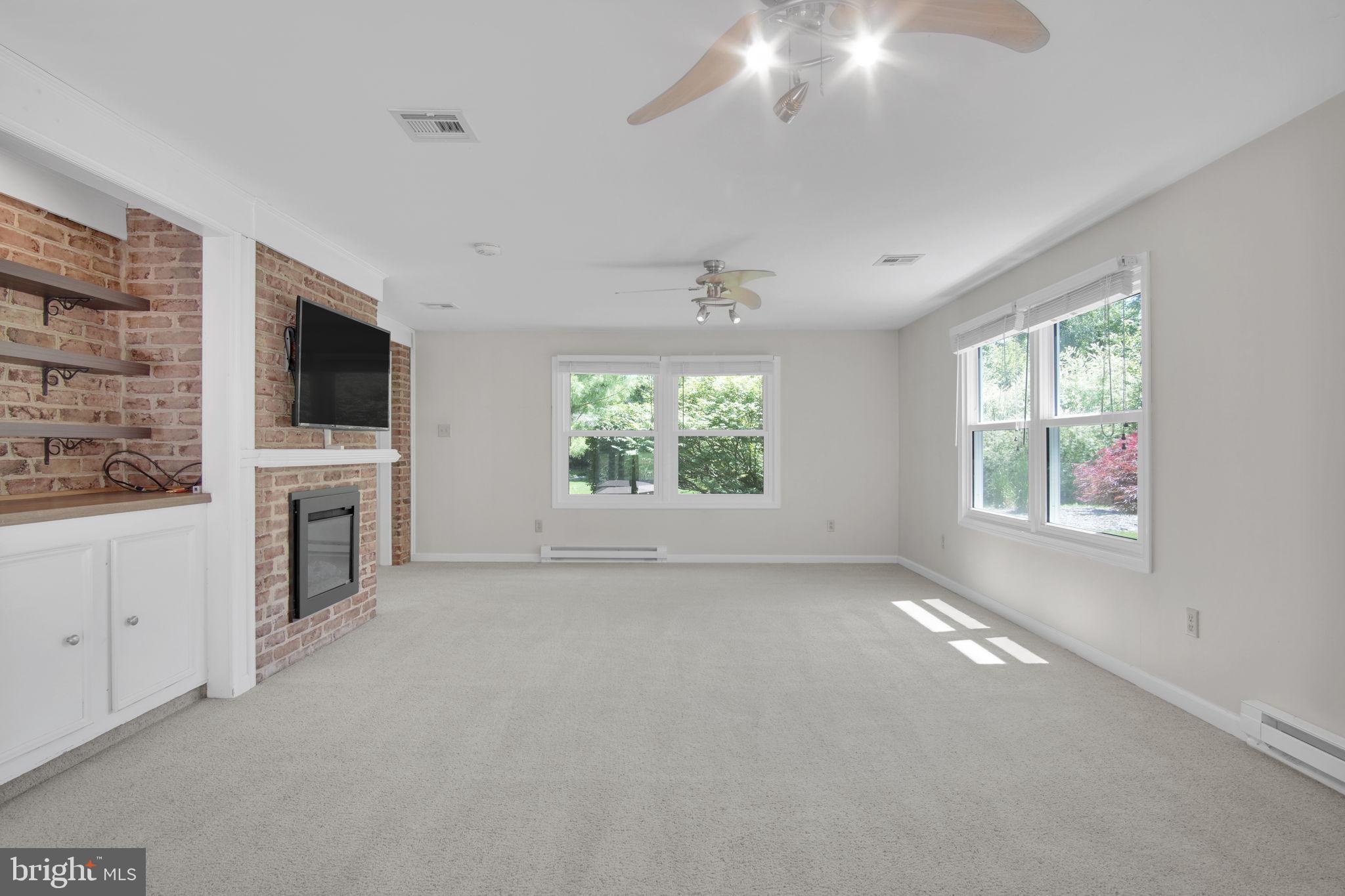 GLENN ACRES - Residential