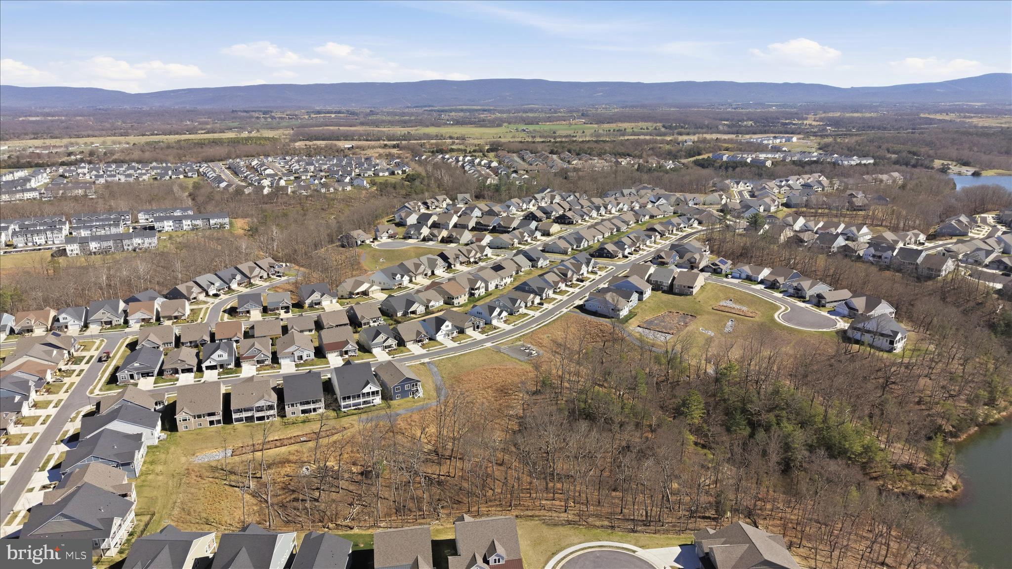 LAKE FREDERICK - Residential