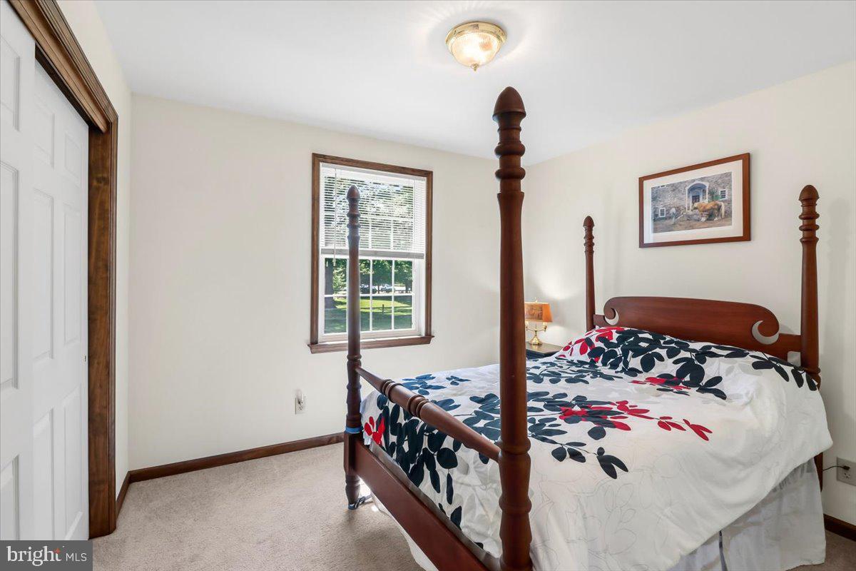 HERITAGE SQUARE - Residential
