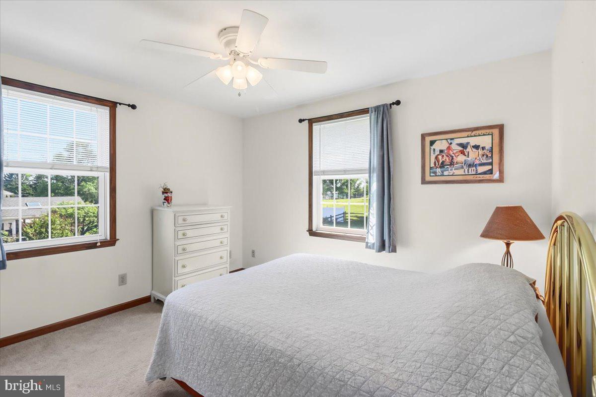 HERITAGE SQUARE - Residential