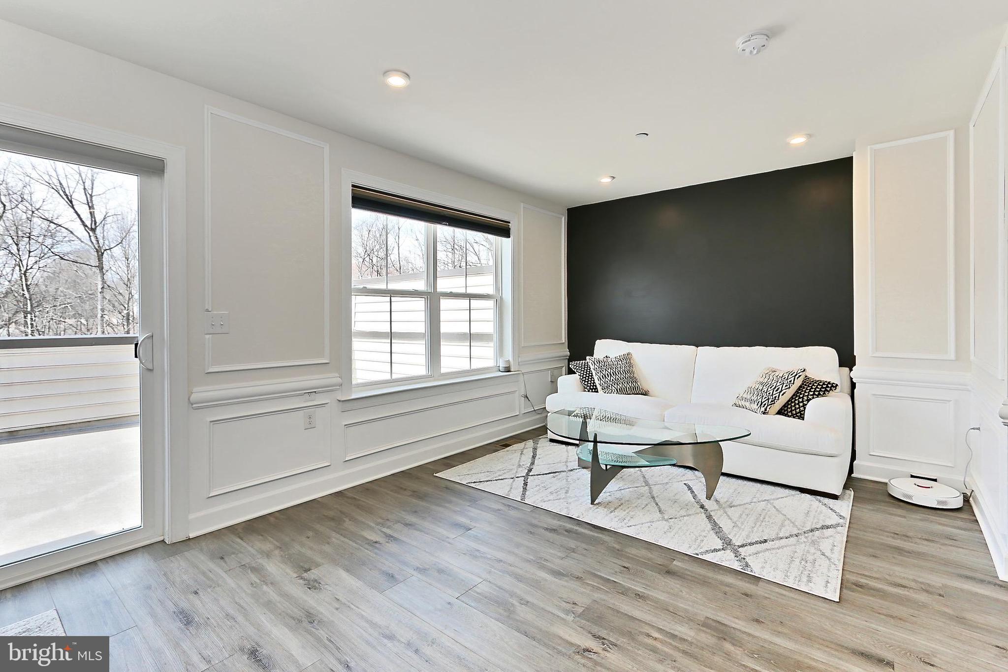 THE TOWNS AT PENDER OAKS - Residential