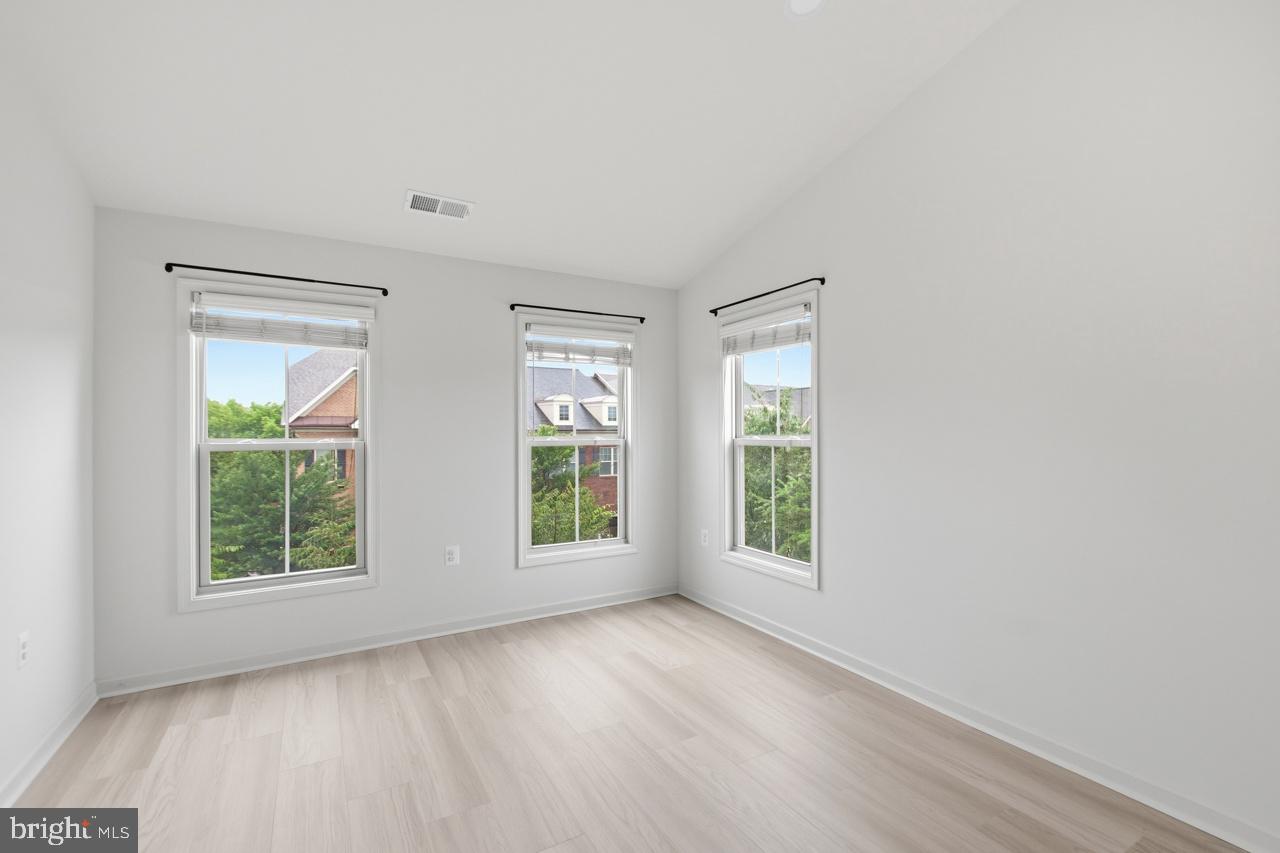 BRAMBLETON - Residential