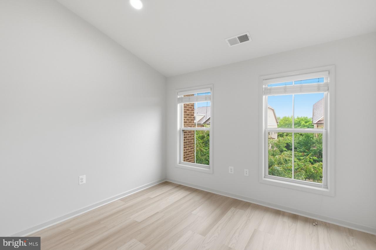 BRAMBLETON - Residential