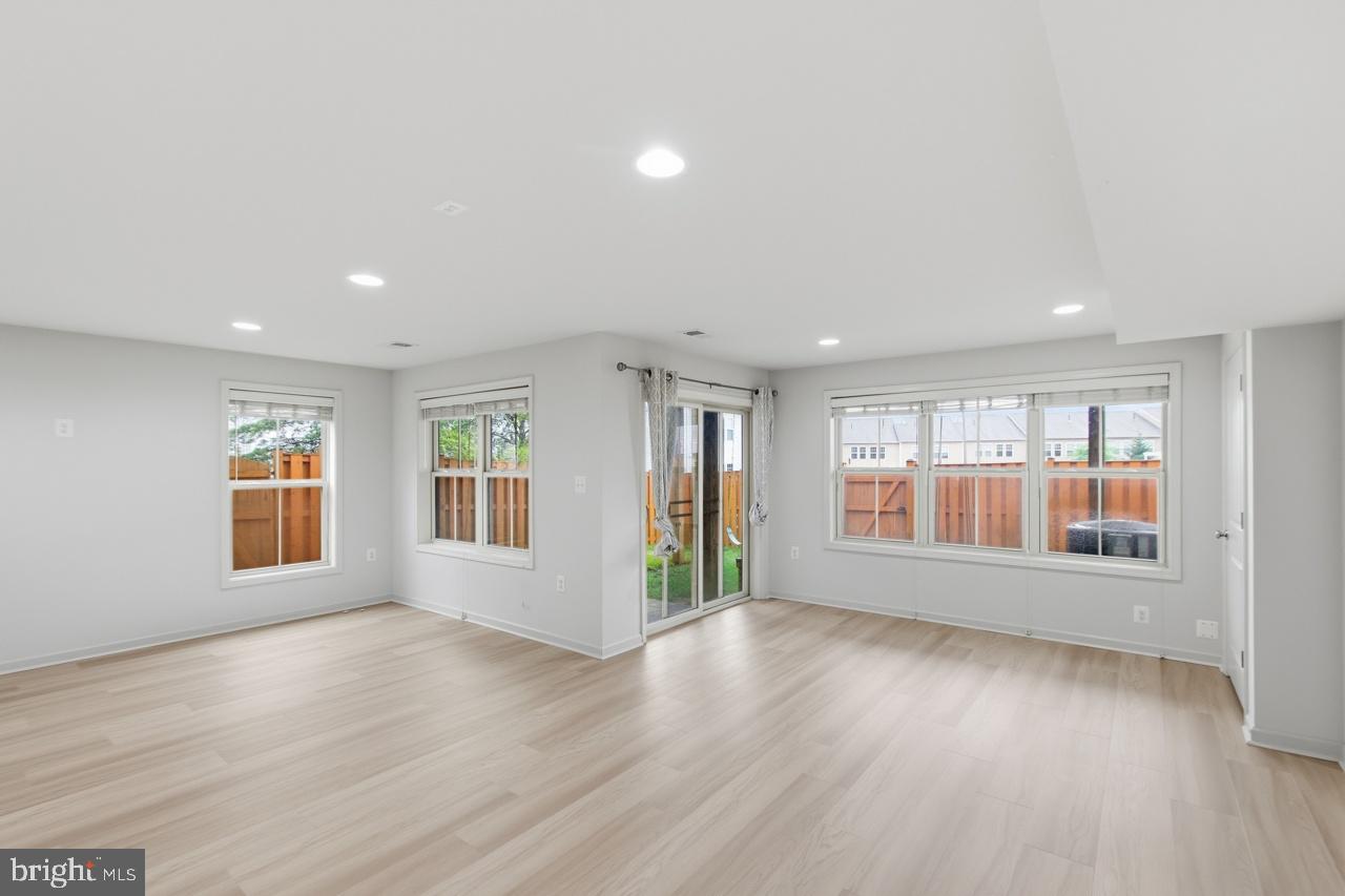 BRAMBLETON - Residential