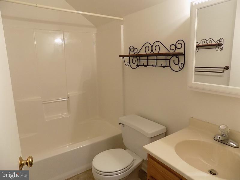 WOODLAND HILLS - Residential
