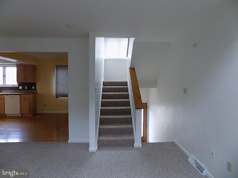 WOODLAND HILLS - Residential