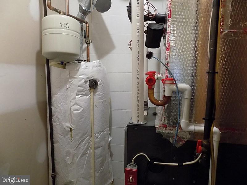 WOODLAND HILLS - Residential