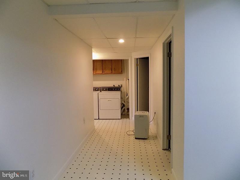 WOODLAND HILLS - Residential
