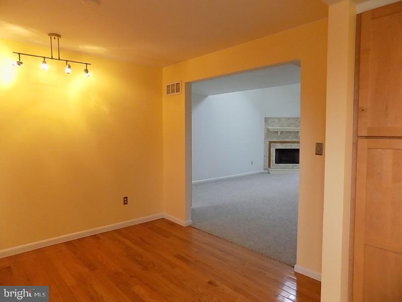 WOODLAND HILLS - Residential
