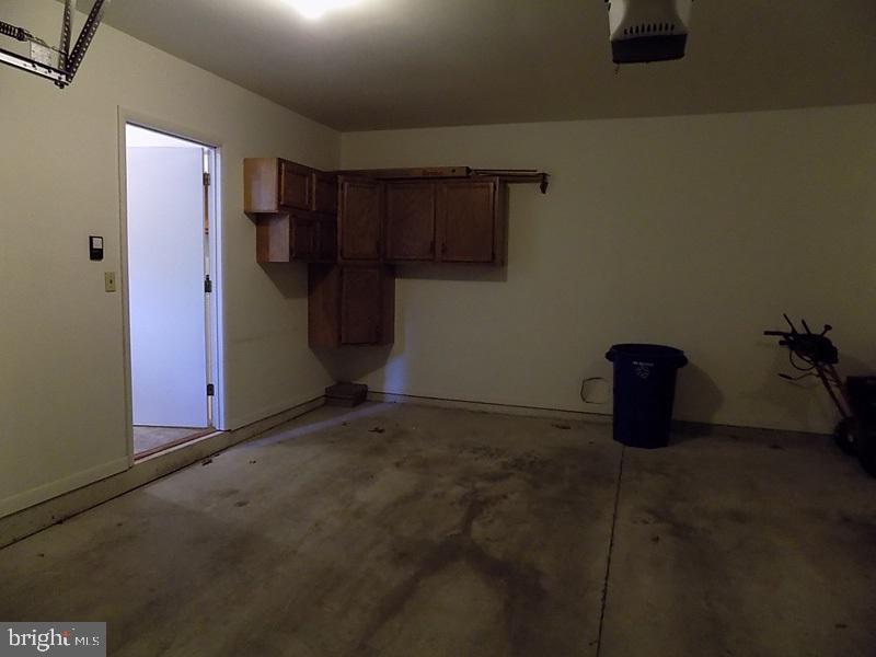 WOODLAND HILLS - Residential